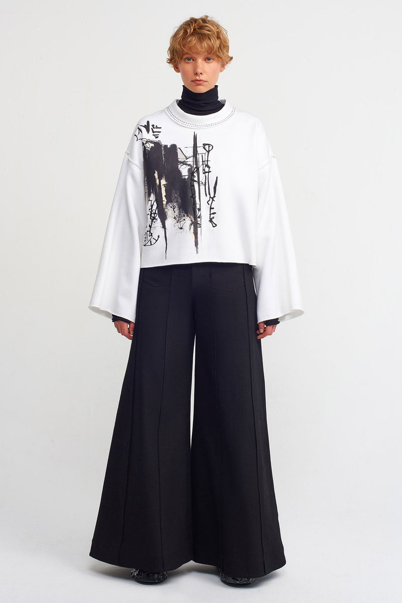NU Print And Embroidery Detailed Sweatshirt Off White