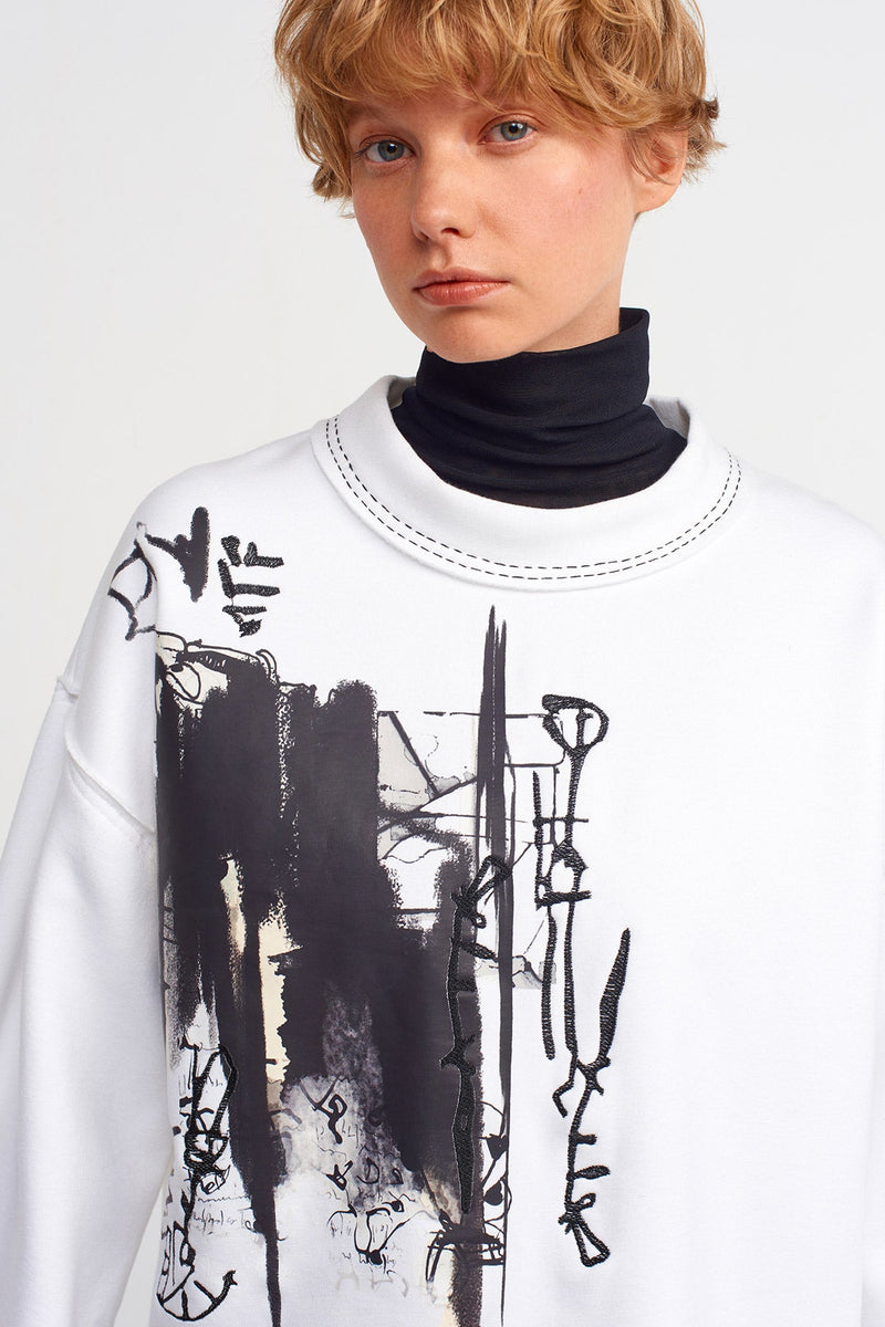 NU Print And Embroidery Detailed Sweatshirt Off White