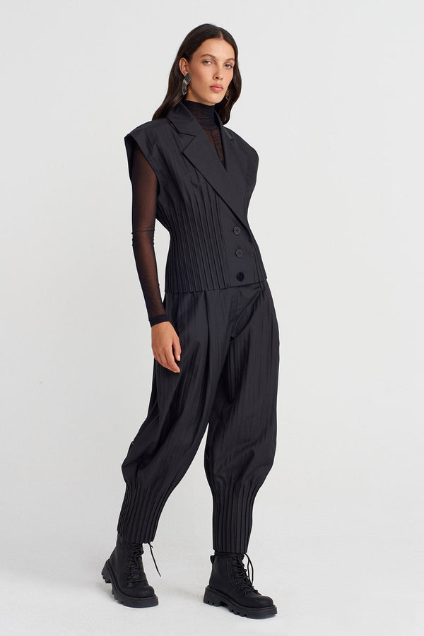 Nu Vest With Jacket Collar And Regional Pleats Black