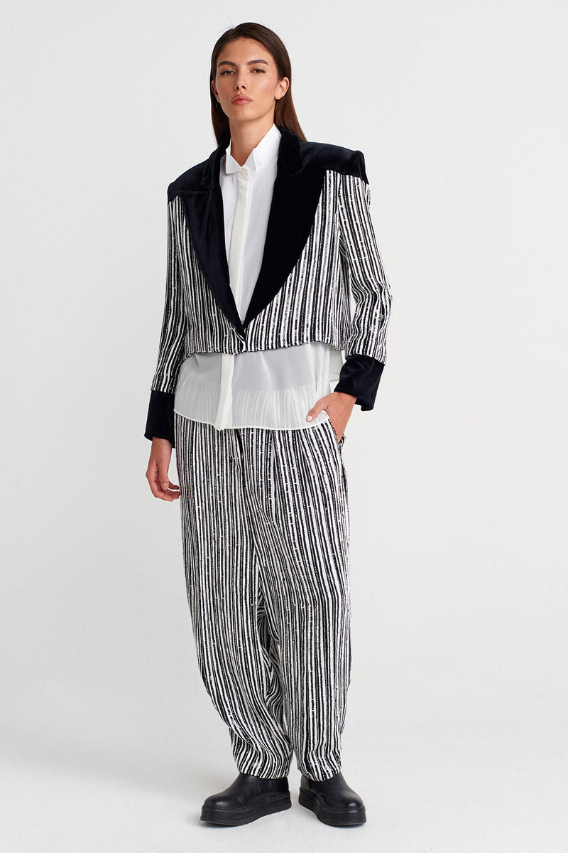 Nu Velvet Collar Beaded Short Jacket Black-White