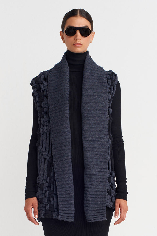 Nu Long Vest With Handcrafted Macramé Details Black & Grey