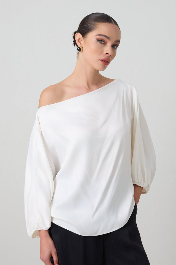 Setre Shoulder And Sleeve Detailed Stylish Blouse Ecru