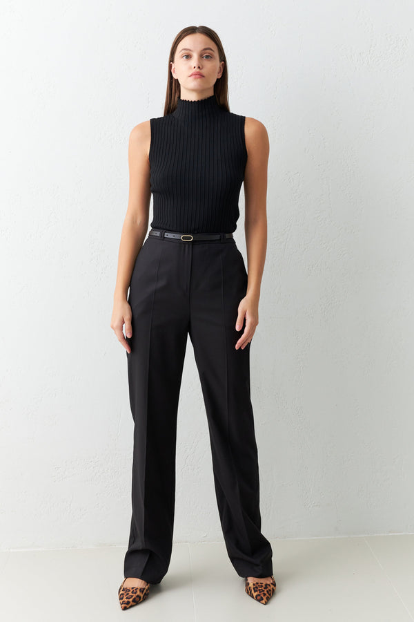 Setre Trousers With Belt And Pleat Detail Black