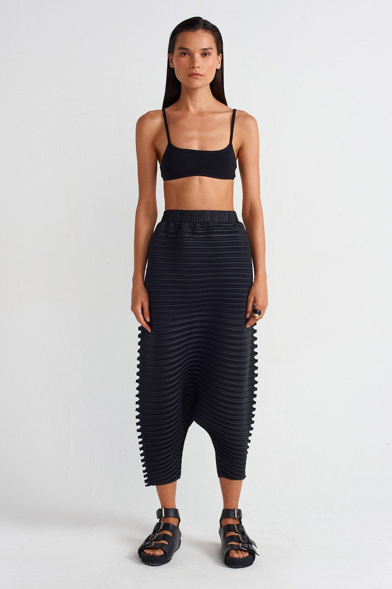 NU Side Window Detail Pleated Harem Pants Black