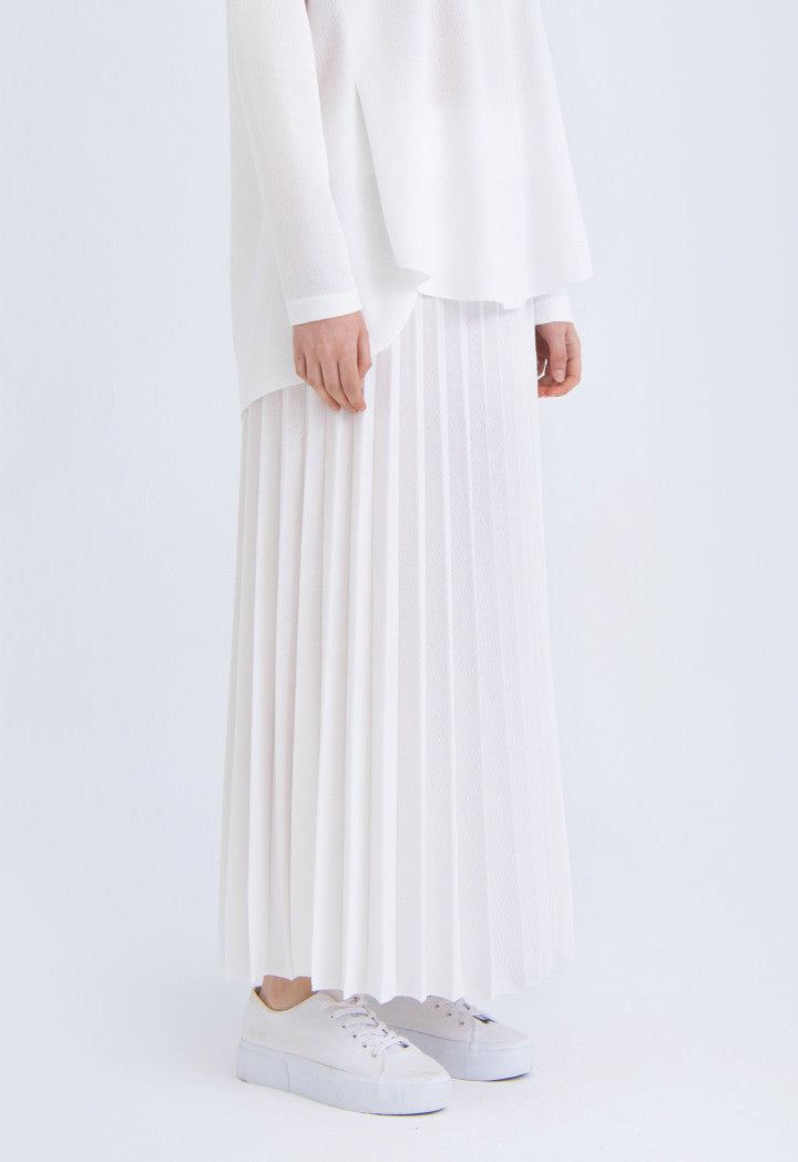 Choice Solid Color Knitted Pleated Long Skirt Off White