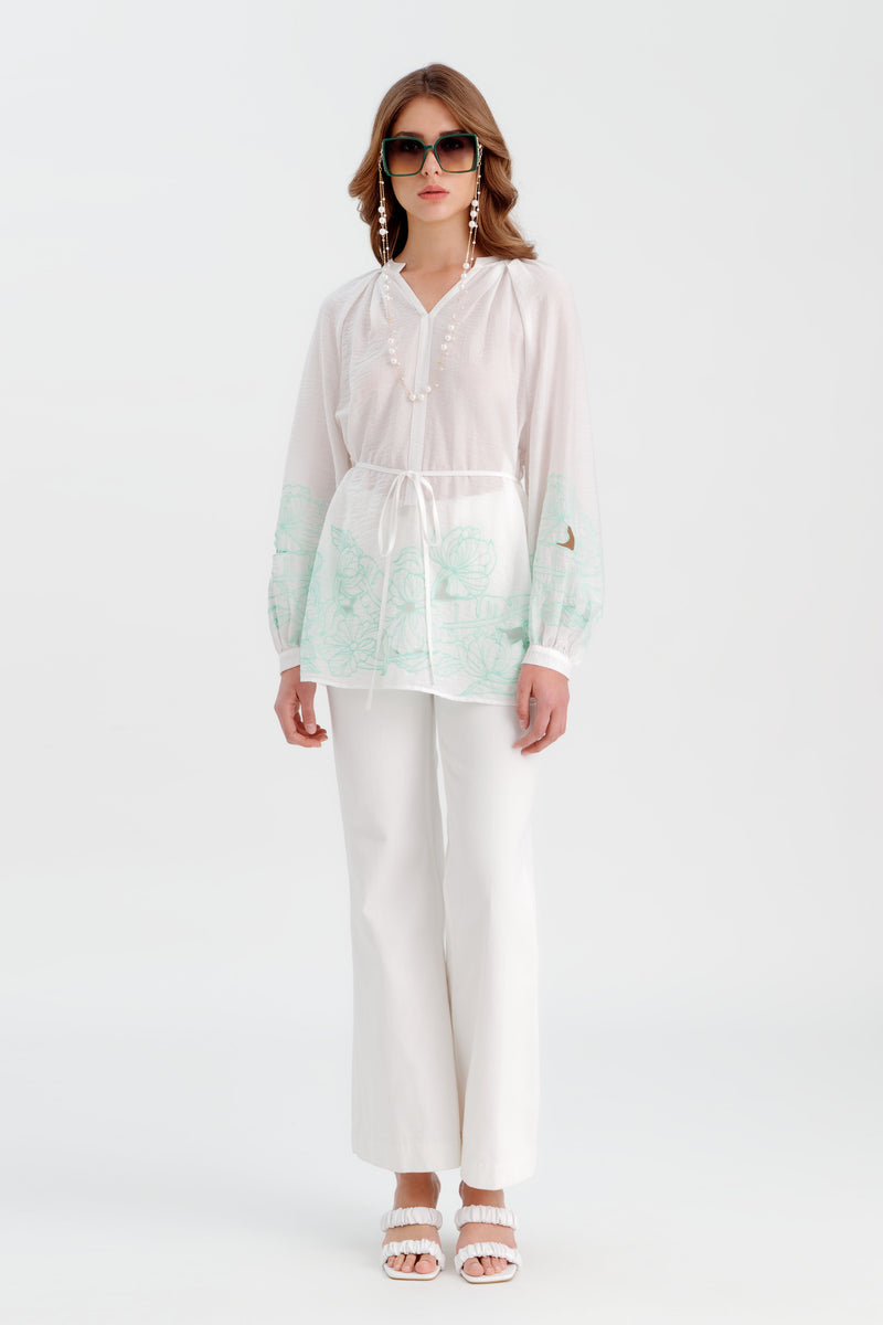 Choice Contrast Flower Embroidered Blouse Off White