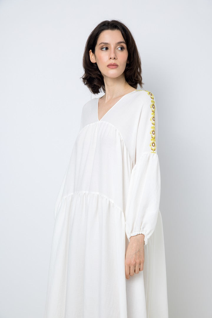 Choice Embroidered Detail Midi Dress Offwhite