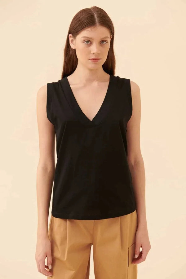 Roman Sleeveless V-Neck T-Shirt Black